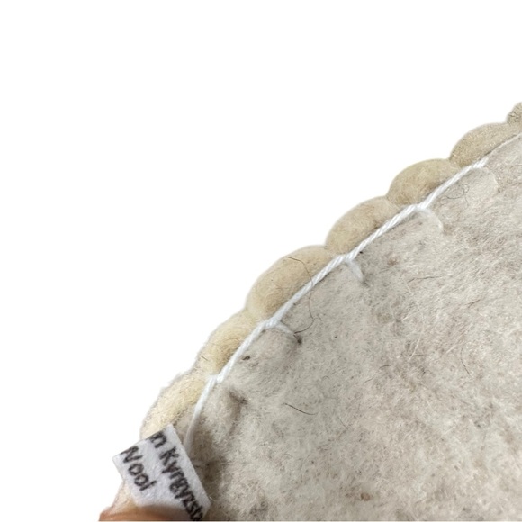 HANDMADE 100% Wool Floral Pique Baby Bootie Slippers - Picture 7 of 8